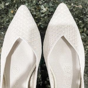 Rothy’s Salt Honeycomb- Size 5.5 Pointe